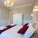 A L'aube De Troyes B&B