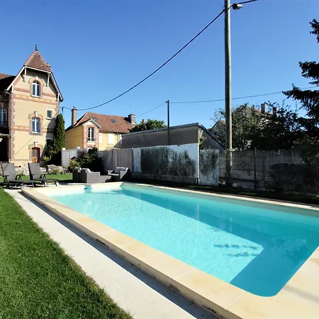 A L'aube De Troyes Sainte-Savine