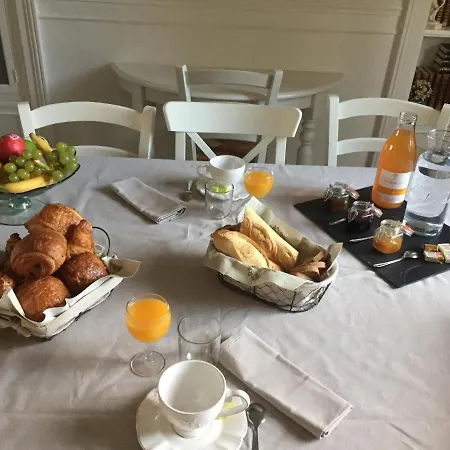 A L'aube De Troyes Frühstückspension